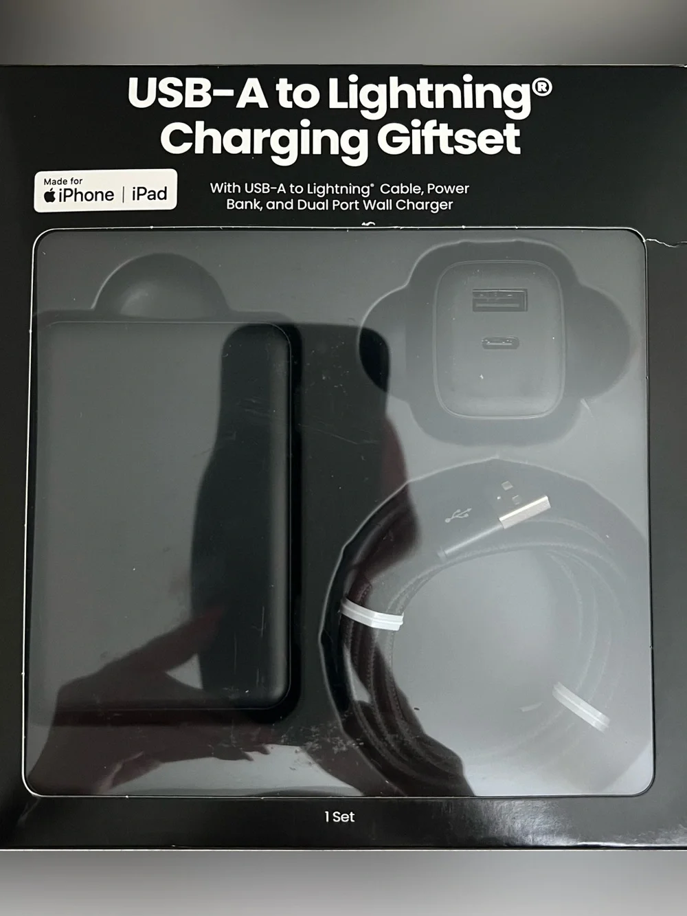 NIB USB-A to Lightning Charging Giftset - Black